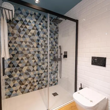 La Puerta De Boutique - Adults Recommended