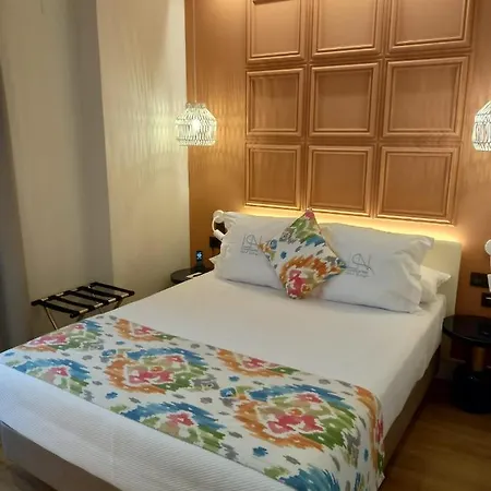 La Puerta De Boutique - Adults Recommended