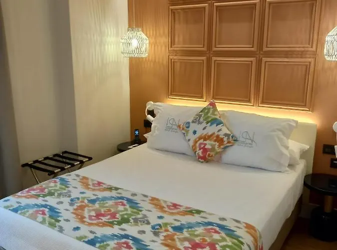 La Puerta De Boutique - Adults Recommended