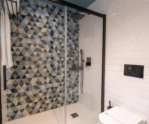 La Puerta De Boutique - Adults Recommended