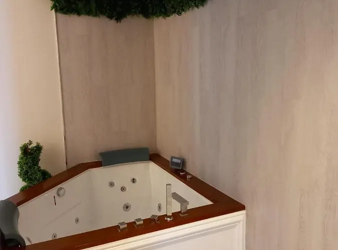 La Puerta De Boutique - Adults Recommended